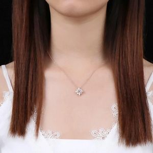 Top Quality Crystal Snowflake Necklace